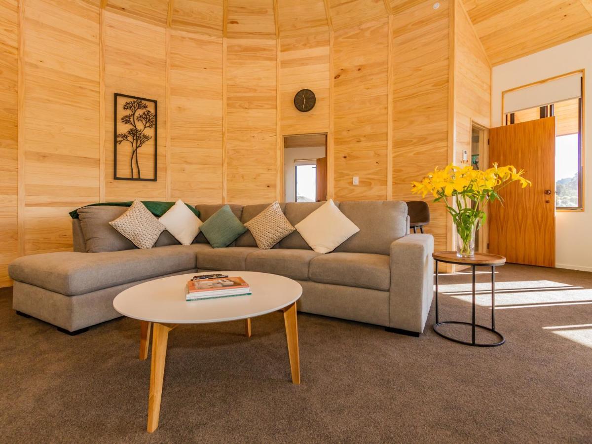 Heavenly Spa Views - Ohakune Holiday Home エクステリア 写真
