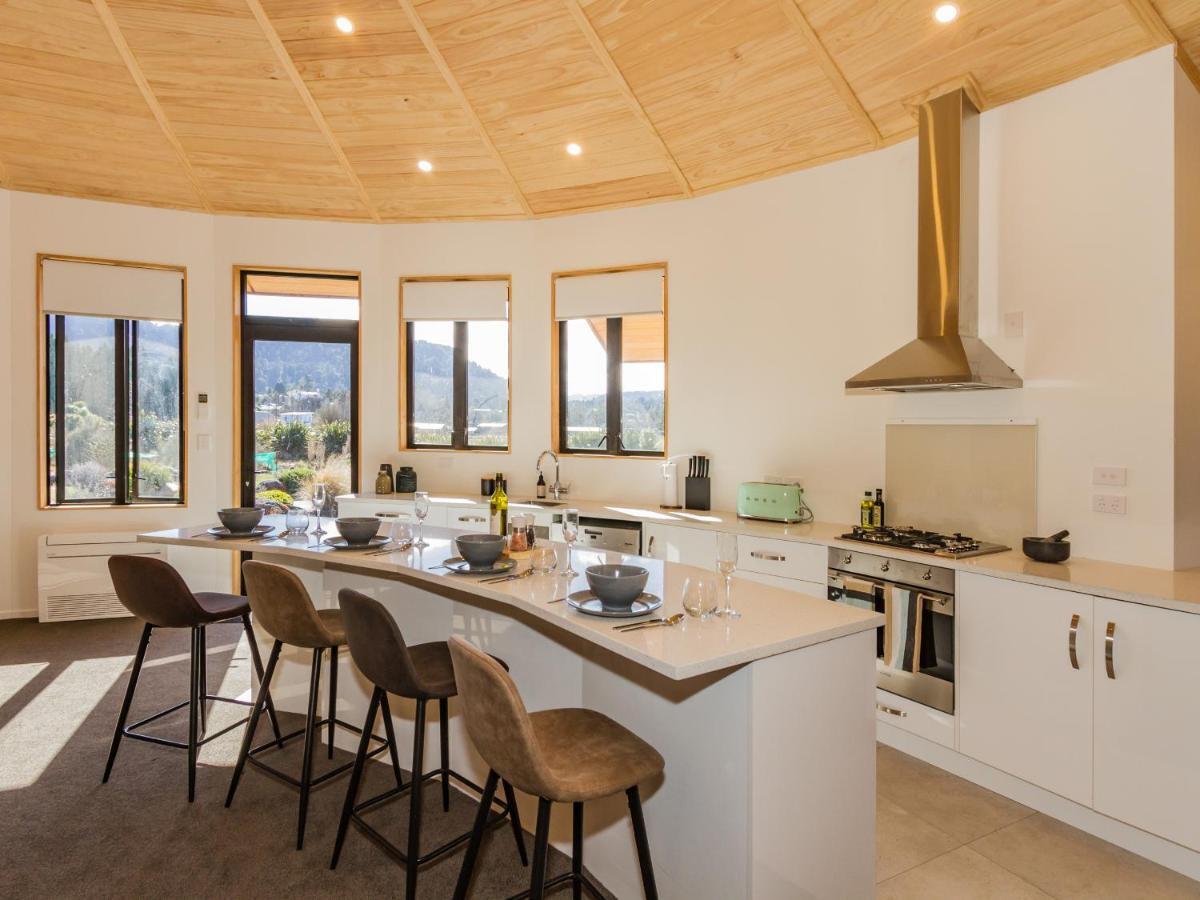 Heavenly Spa Views - Ohakune Holiday Home エクステリア 写真