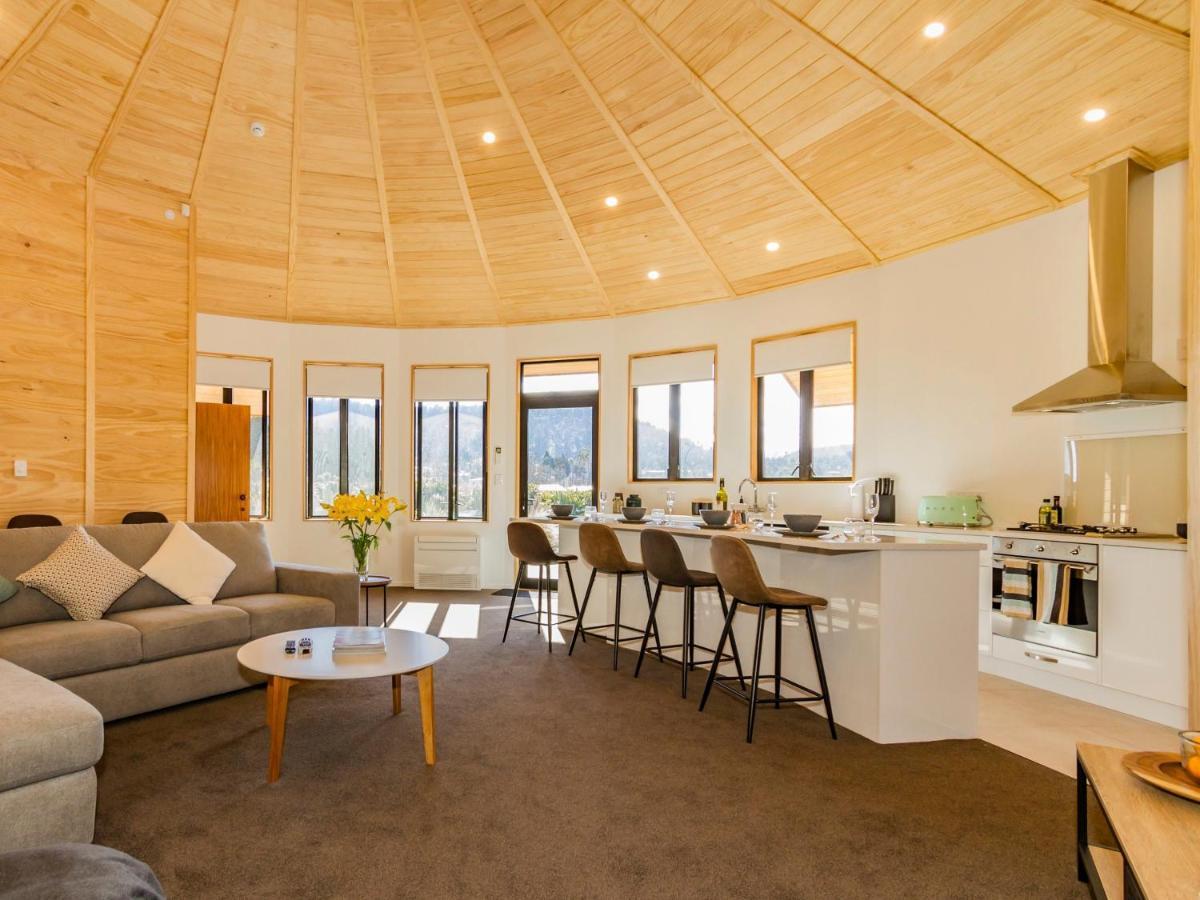 Heavenly Spa Views - Ohakune Holiday Home エクステリア 写真