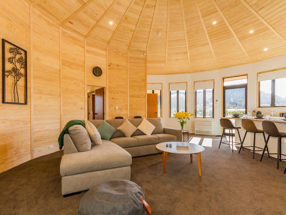 Heavenly Spa Views - Ohakune Holiday Home エクステリア 写真